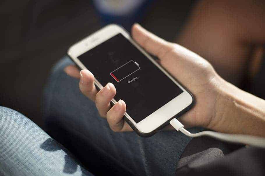 您怎麼知道電池死後您的iPhone是否正在充電？
