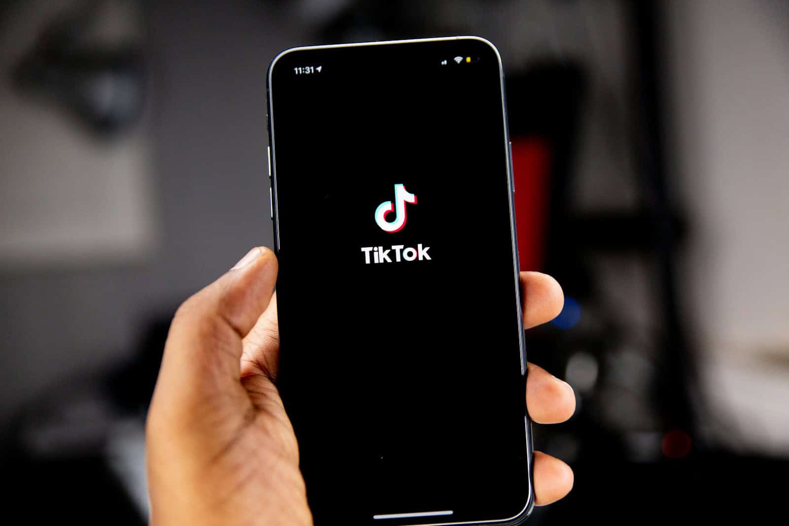 帶有tiktok的舊iPhone仍在安裝的eBay上以$ 2K+的價格購買